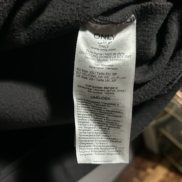 The Rolling Stones Tongue Graphic Sweatshirt - Picture 6 of 9